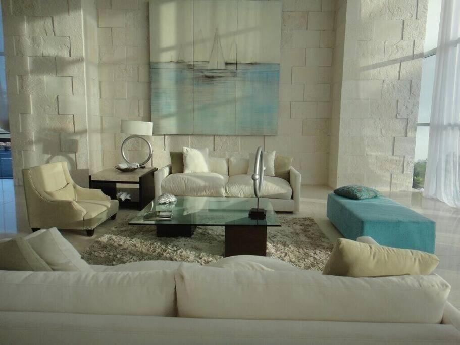 Beautiful 3 Bedroom, Fully Furnished, On The * Mazatlán