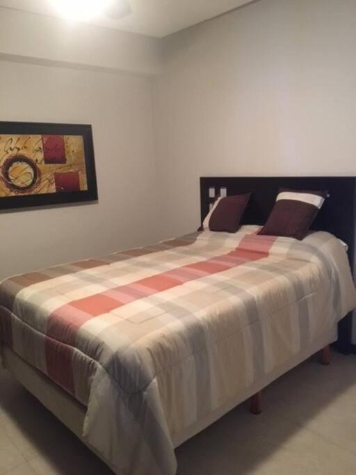 Beautiful 3 Bedroom, Fully Furnished, On The * Mazatlán